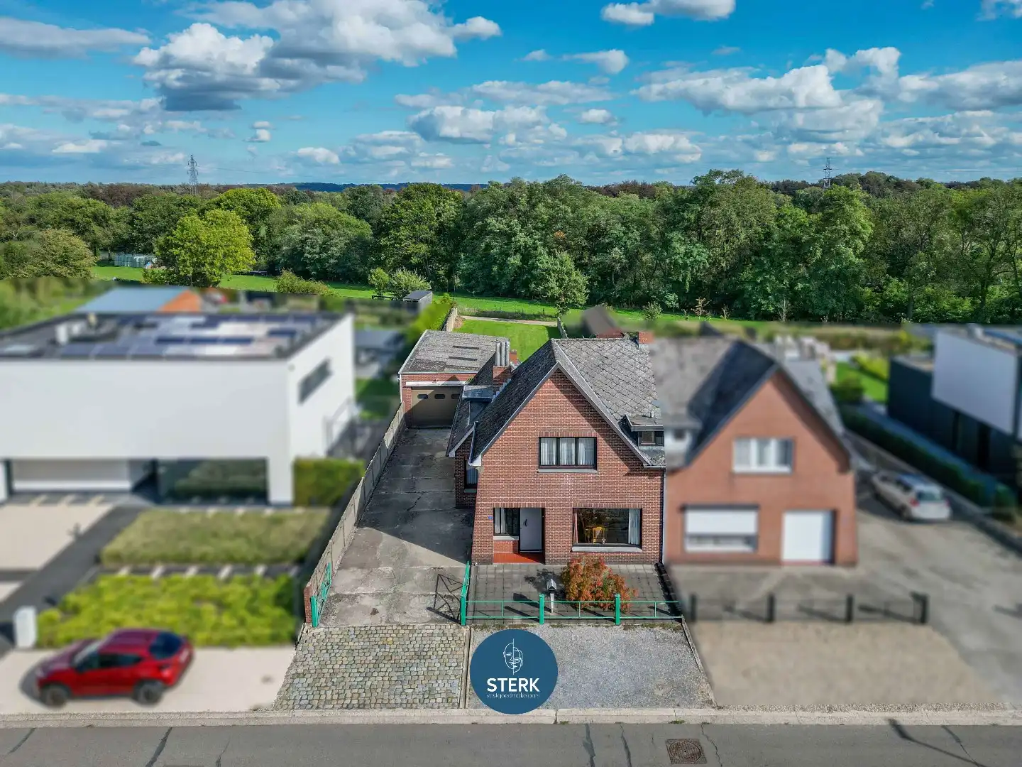 GEZINSWONING MET VEEL POTENTIEEL OP EEN GELIEFDE LOCATIE TE NEERHAREN !  foto {{pictureIndex}}