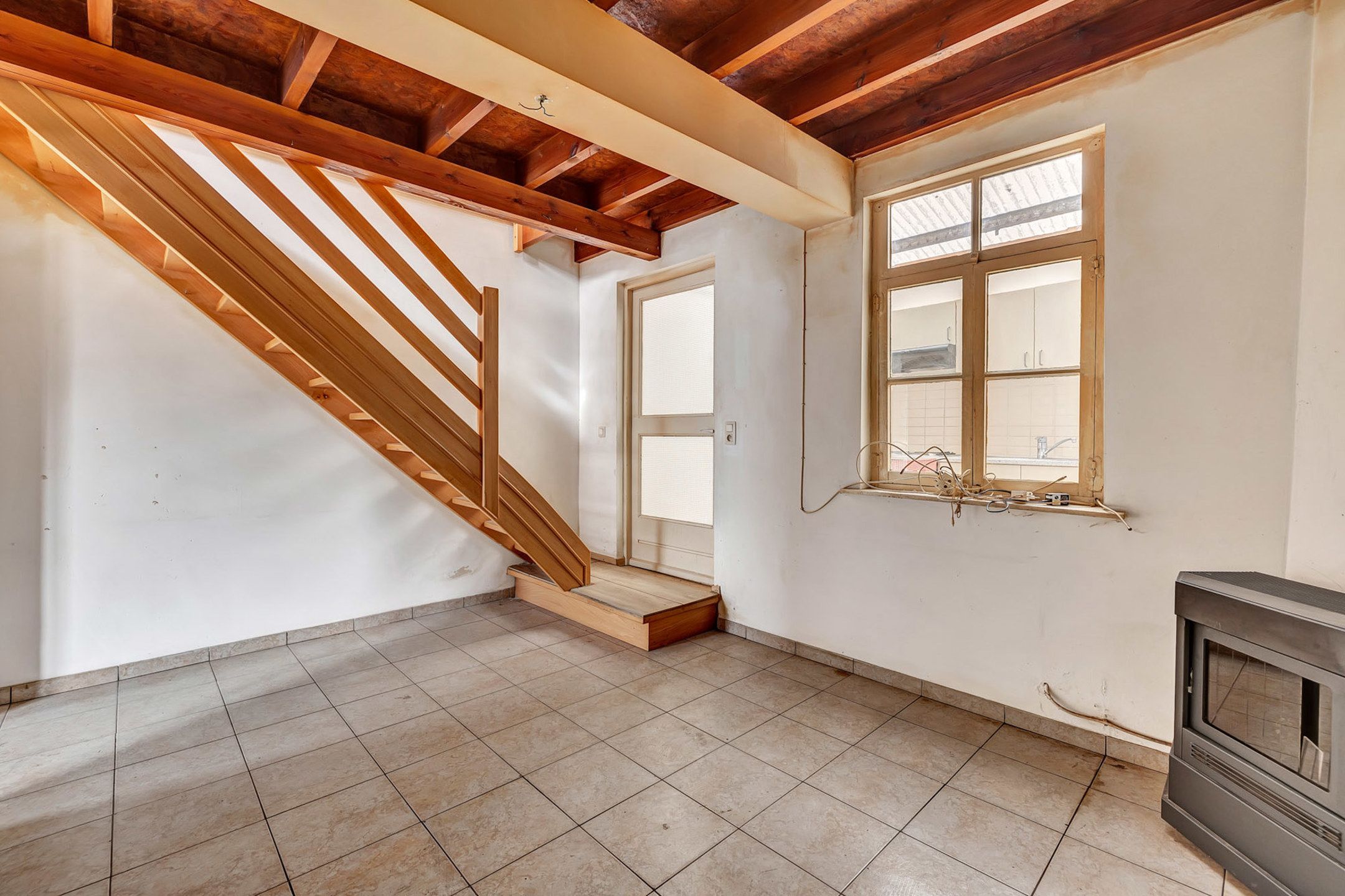 Te renoveren woning met tuin foto 5