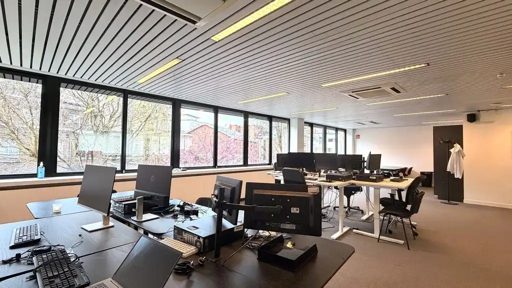 Budgetvriendelijk, instapklaar kantoor te huur in Antwerpen foto 6