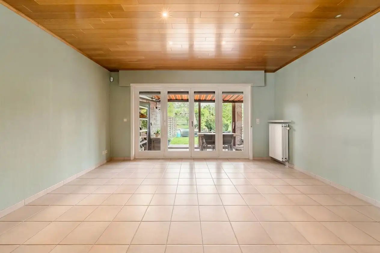 Wonen en werken combineren op toplocatie te Ichtegem - handelswoning met ruime woonst, tuin en garage foto 9