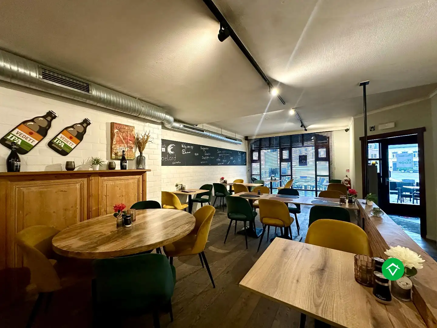 Centraal gelegen handelszaak, met tal van mogelijkheden, op de Markt van Torhout foto 6