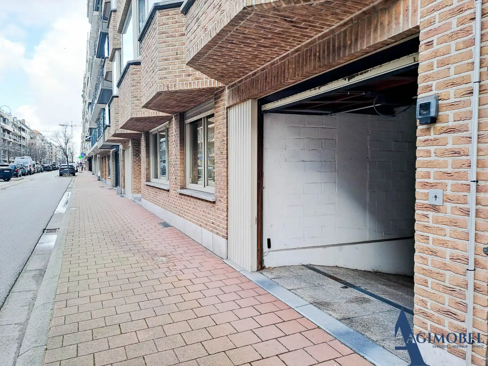 Goed gelegen autostaanplaats op niveau -1 te Knokke foto 5