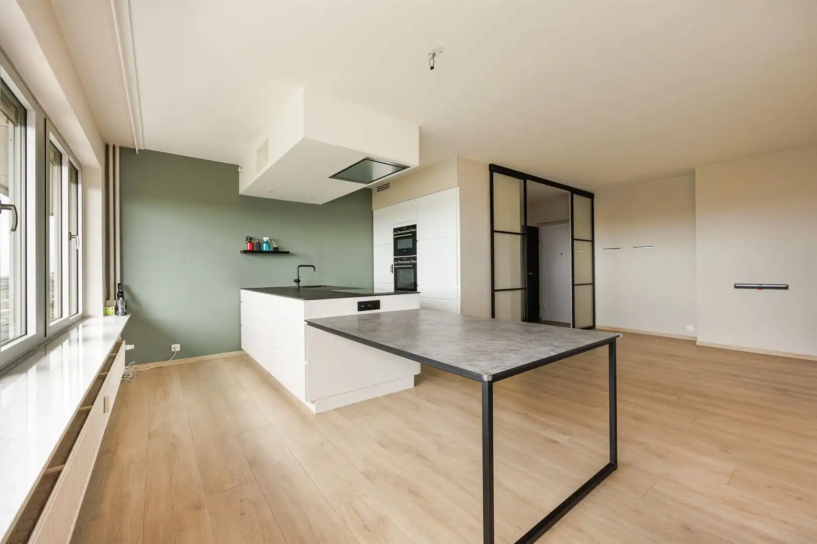 Gerenoveerd appartement met adembenemende zichten foto 2