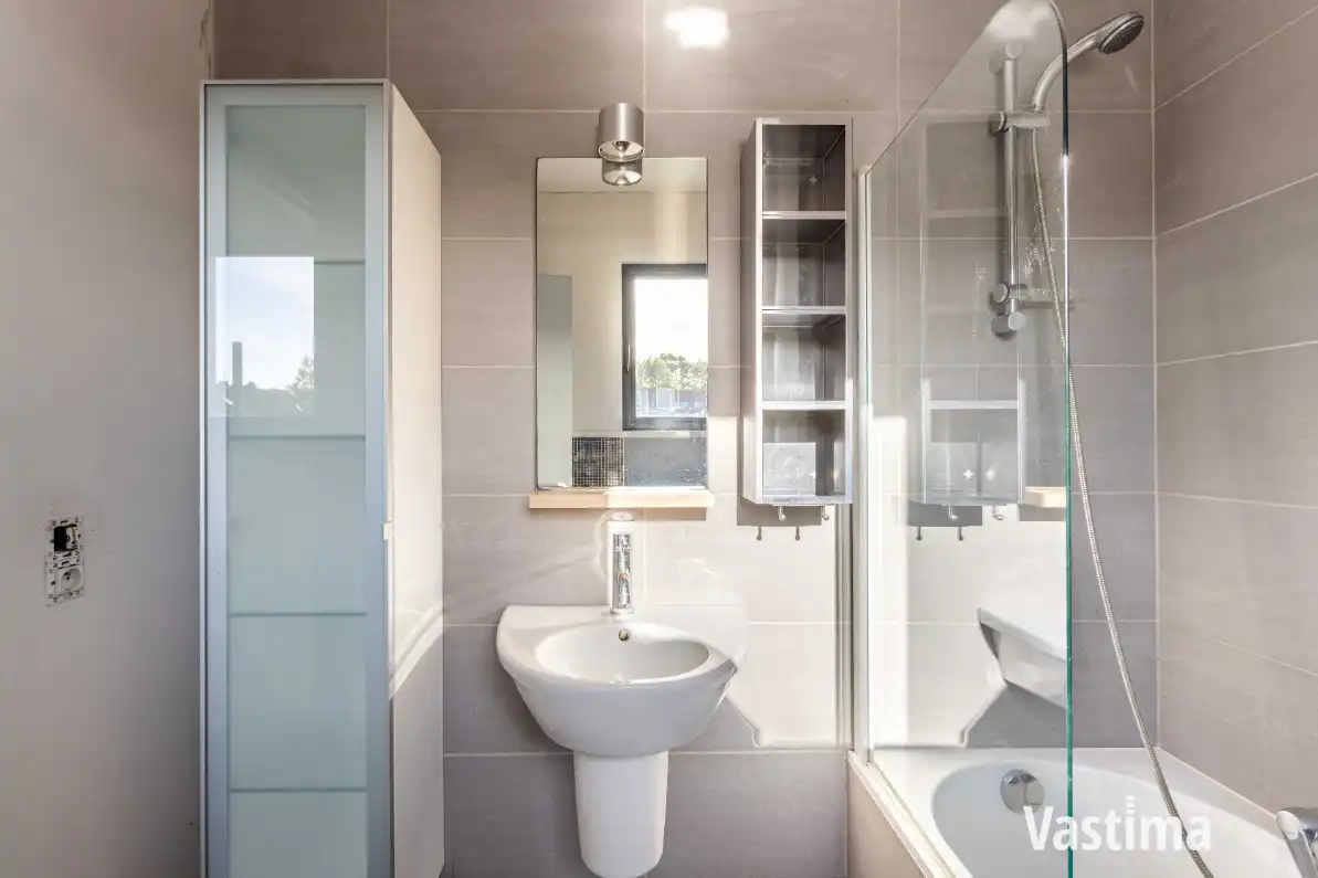 Recente stadswoning met tuin en 2 slaapkamers foto 16