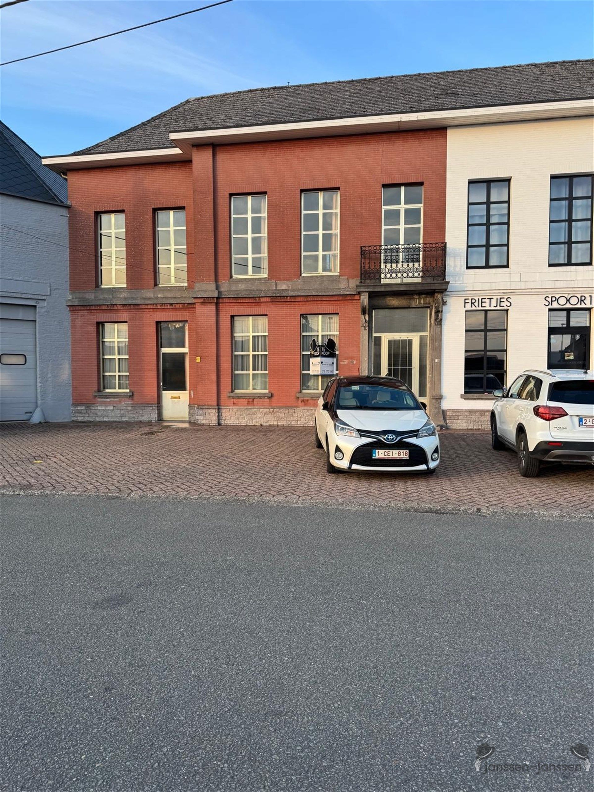 Uniek te renoveren pand nabij het station van Booischot foto 2