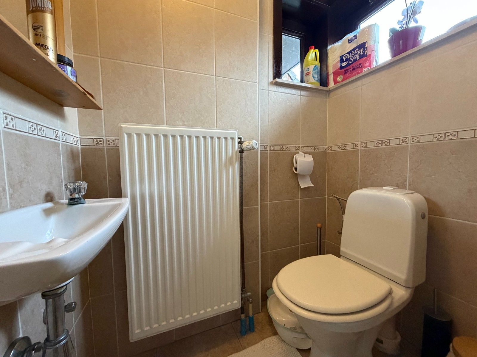 Ruime gezinswoning met 3 slaapkamers, grote tuin en garage foto 8