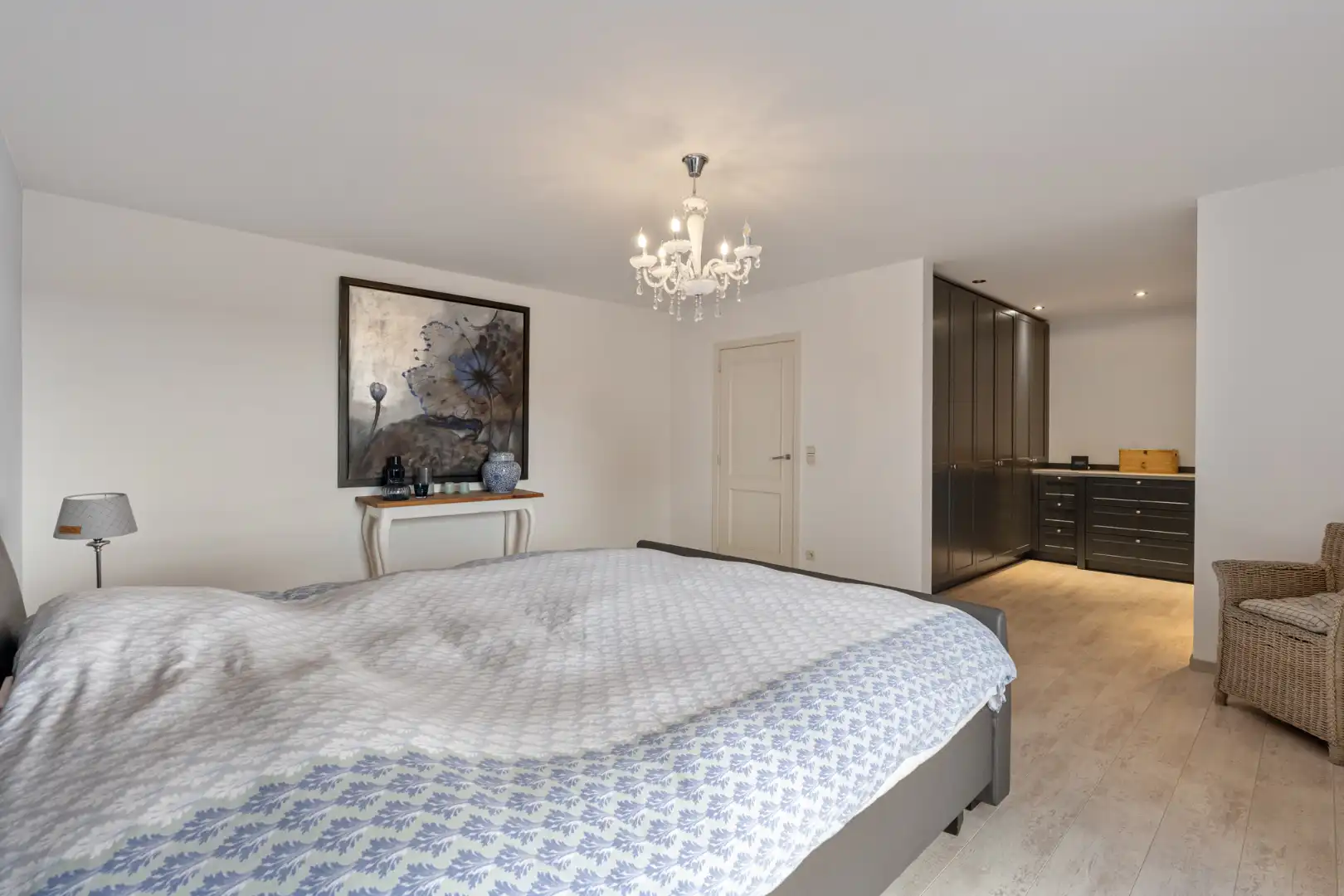 Stijlvolle villa in tijdloze pastorijstijl met zwembad en exclusieve tuinbeleving. foto 31