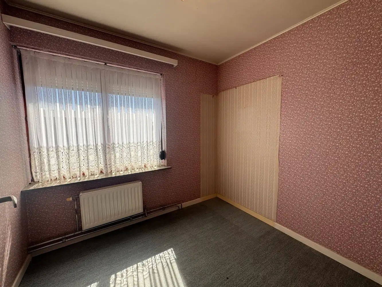Gezinswoning met 3 slaapkamers, garage en tuin op 428 m² foto 12