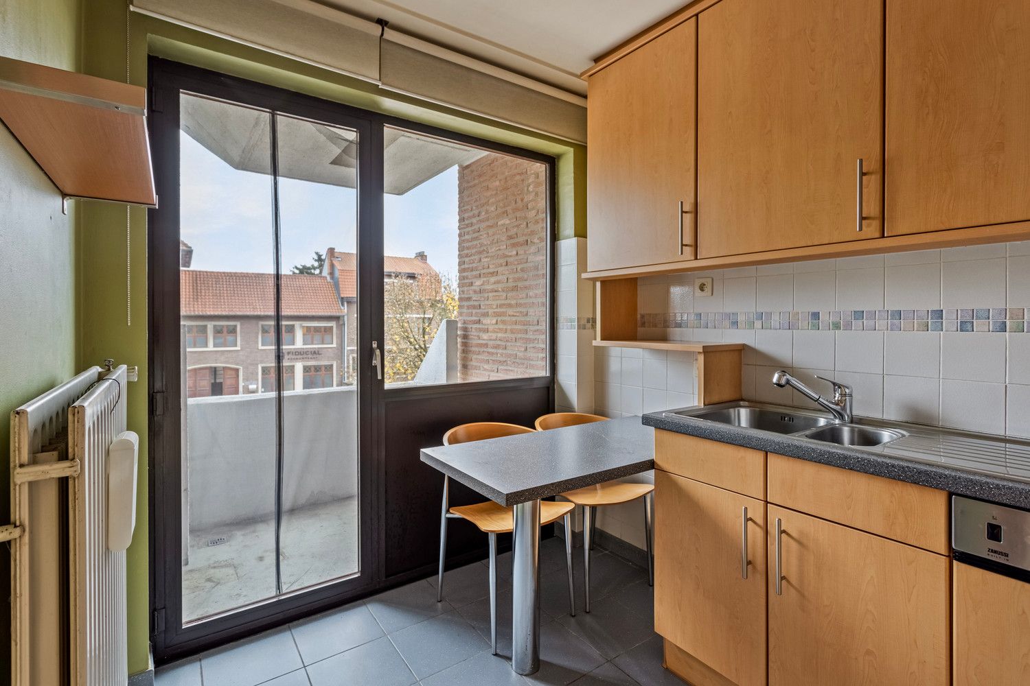 MOOI APPARTEMENT MET 2 SLPKS EN AUTOSTAANPLAATS TE DIEST! foto 9