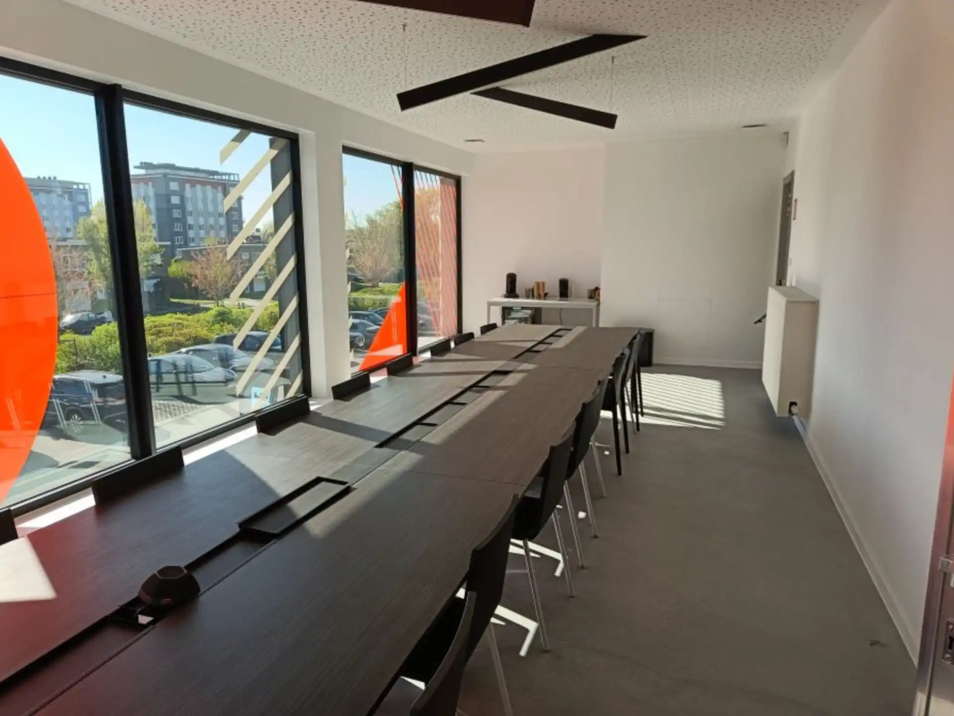 Magazijn met kantoorruimte te huur in Mechelen.  foto 6