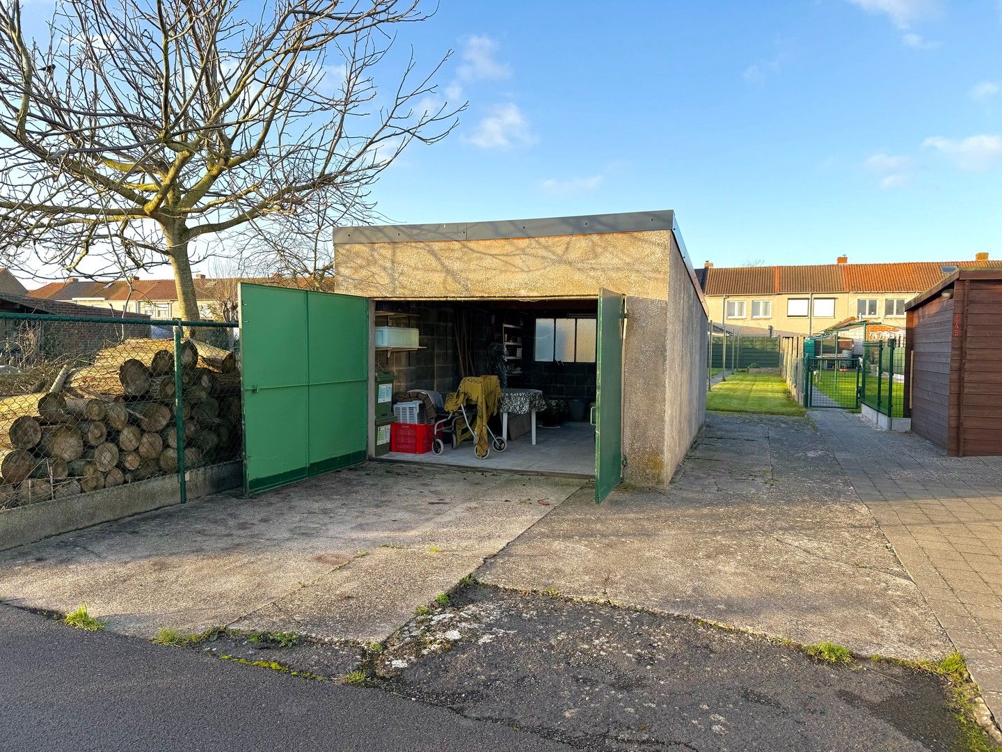 Goed onderhouden rijwoning met garage foto 17