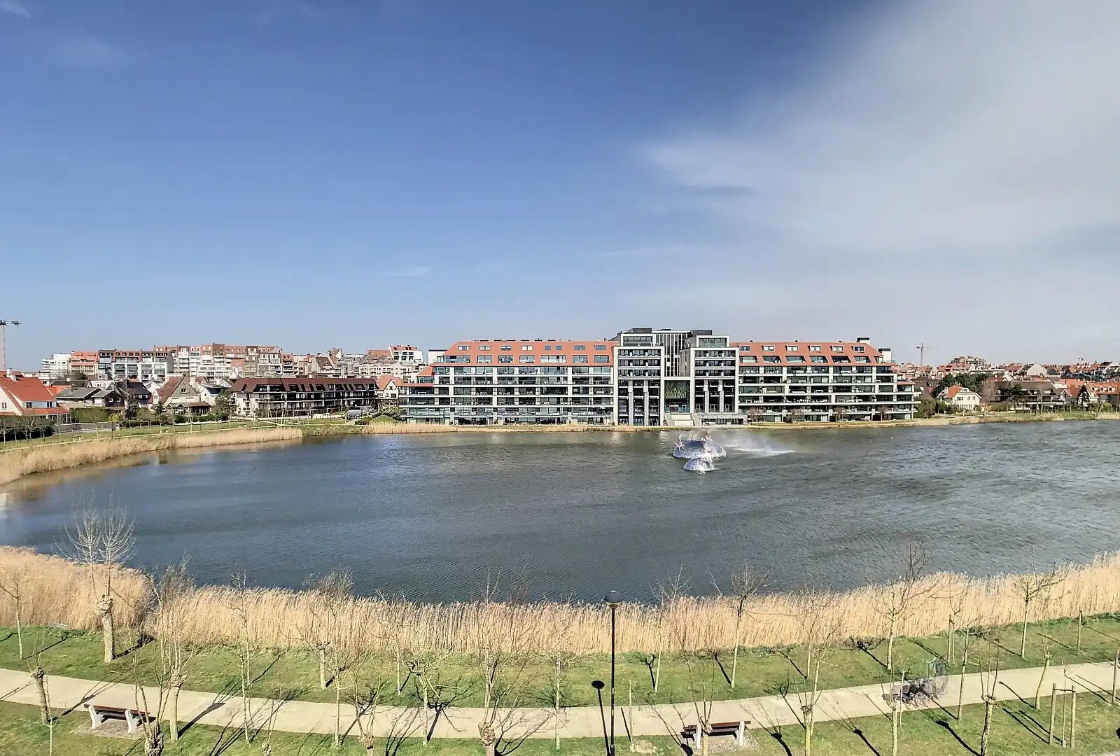 Hoofdfoto van de publicatie: Prachtig hoekappartement Zegemeer 