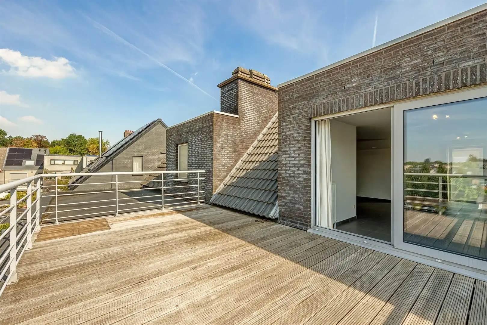 Lichtrijk dakappartement met 2 slaapkamers en ruim terras foto 8