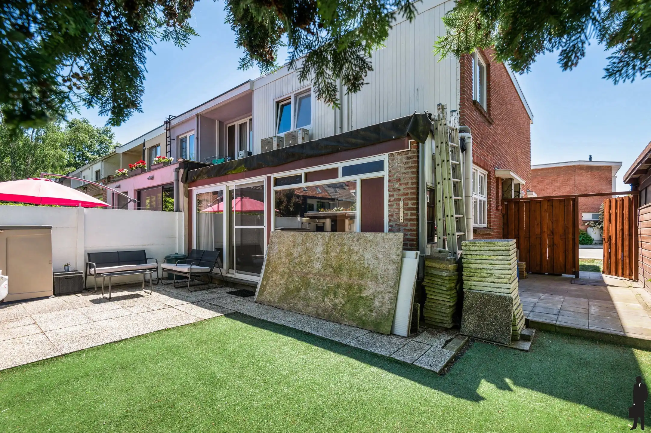 Te renoveren HOB in het centrum van Hove foto 4