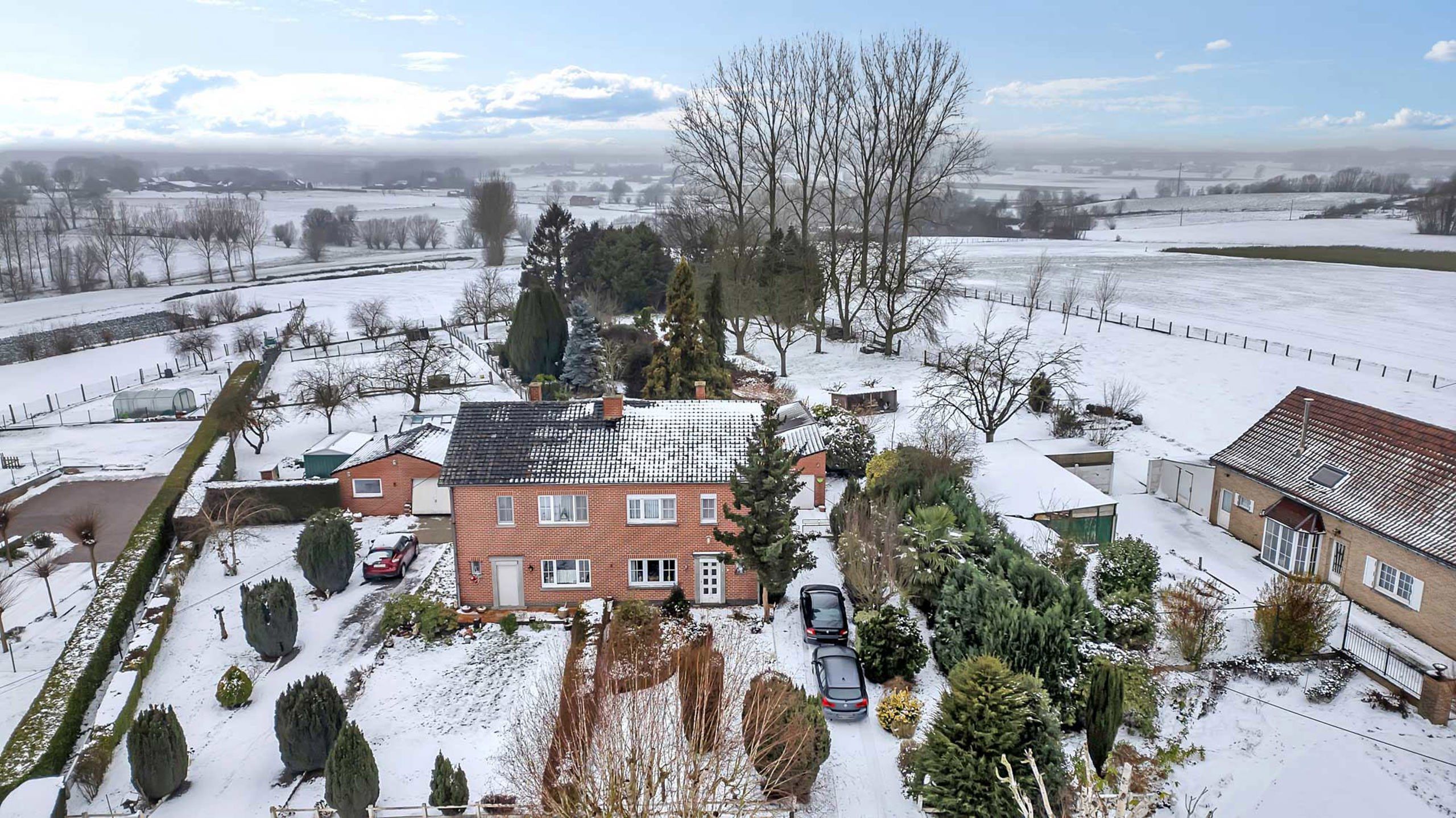 Te renoveren HOB op groot perceel met 3 slaapkamers foto 2