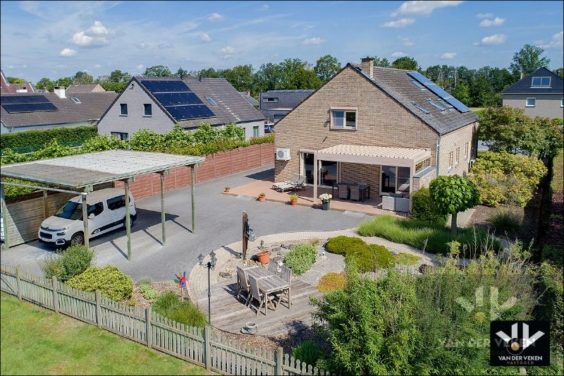 Rustig gelegen en zeer goed onderhouden zuid georiënteerde gezinswoning met kantoorruimte kort bij het domein van Bokrijk foto 23