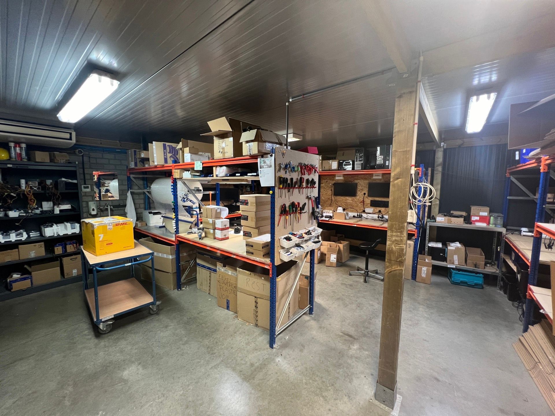MULTI - FUNCTIONEEL BEDRIJFSGEBOUW foto 8