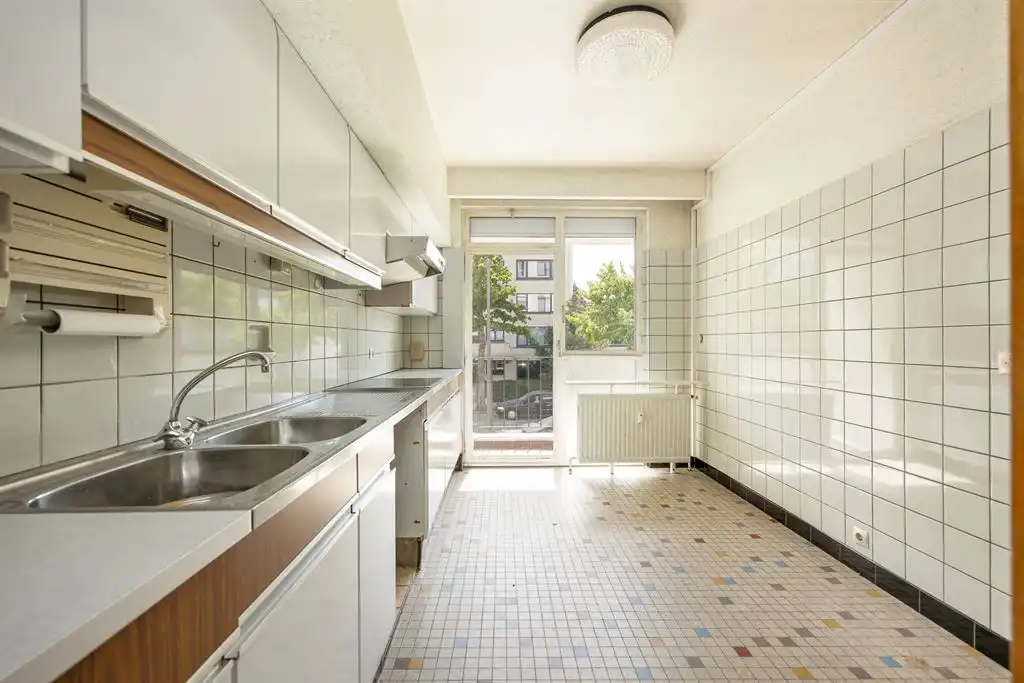 Gigantisch te renoveren appartement met 4 slpk foto 4