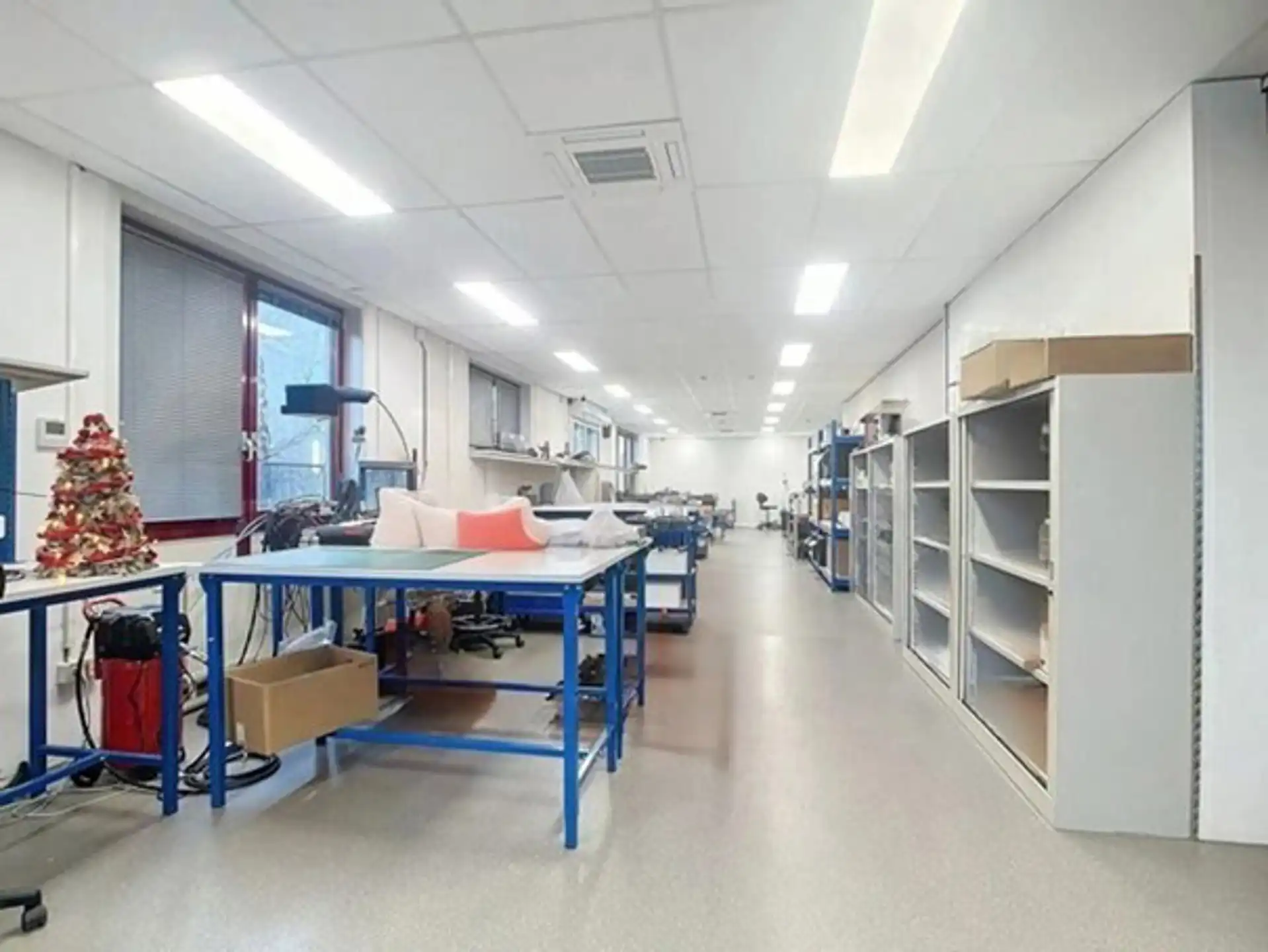 Polyvalent bedrijfsgebouw van 643m² te Mechelen-Noord foto 3