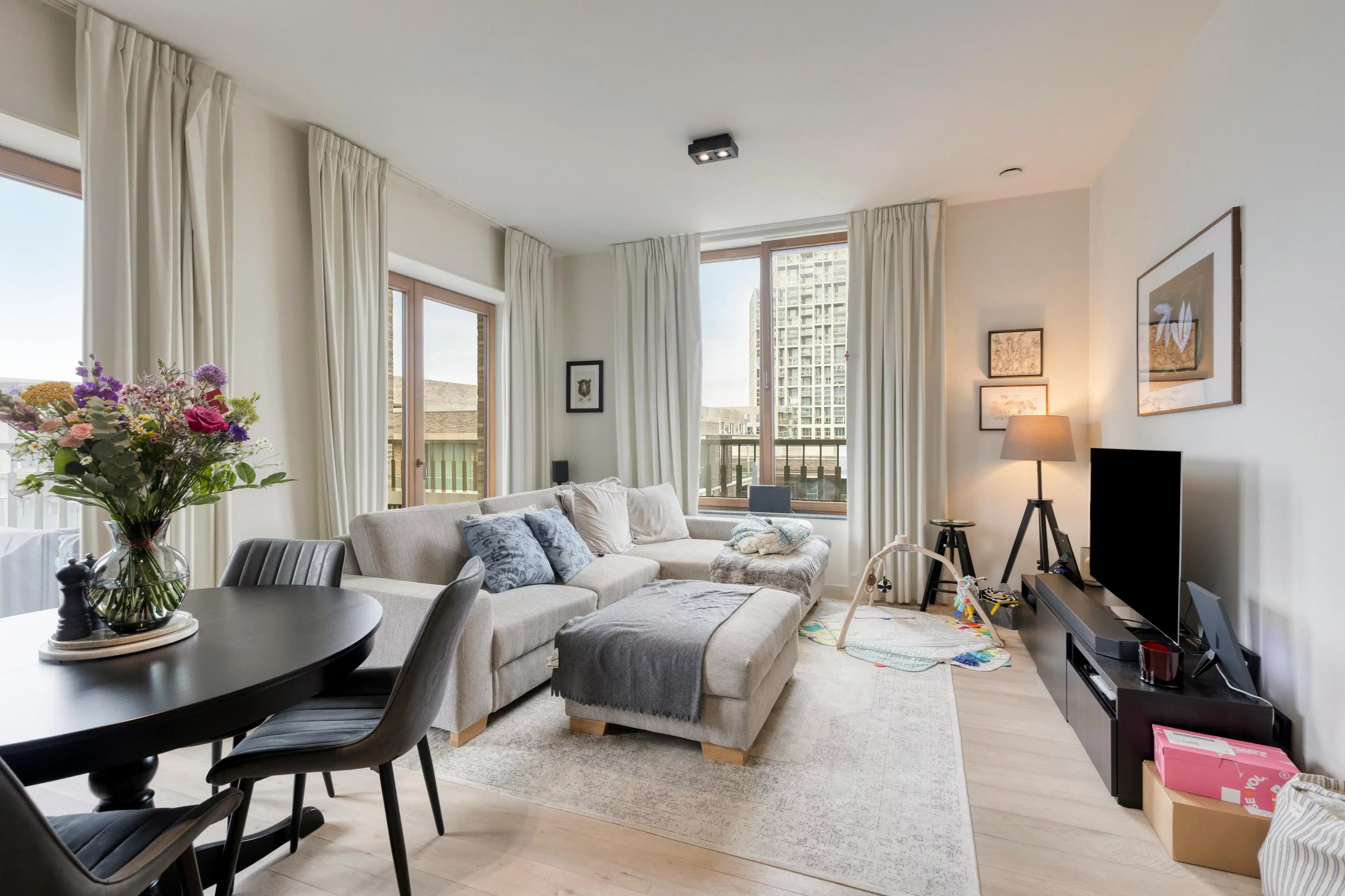 Twee-slaapkamer appartement met terras te koop Nieuw Zuid foto {{pictureIndex}}