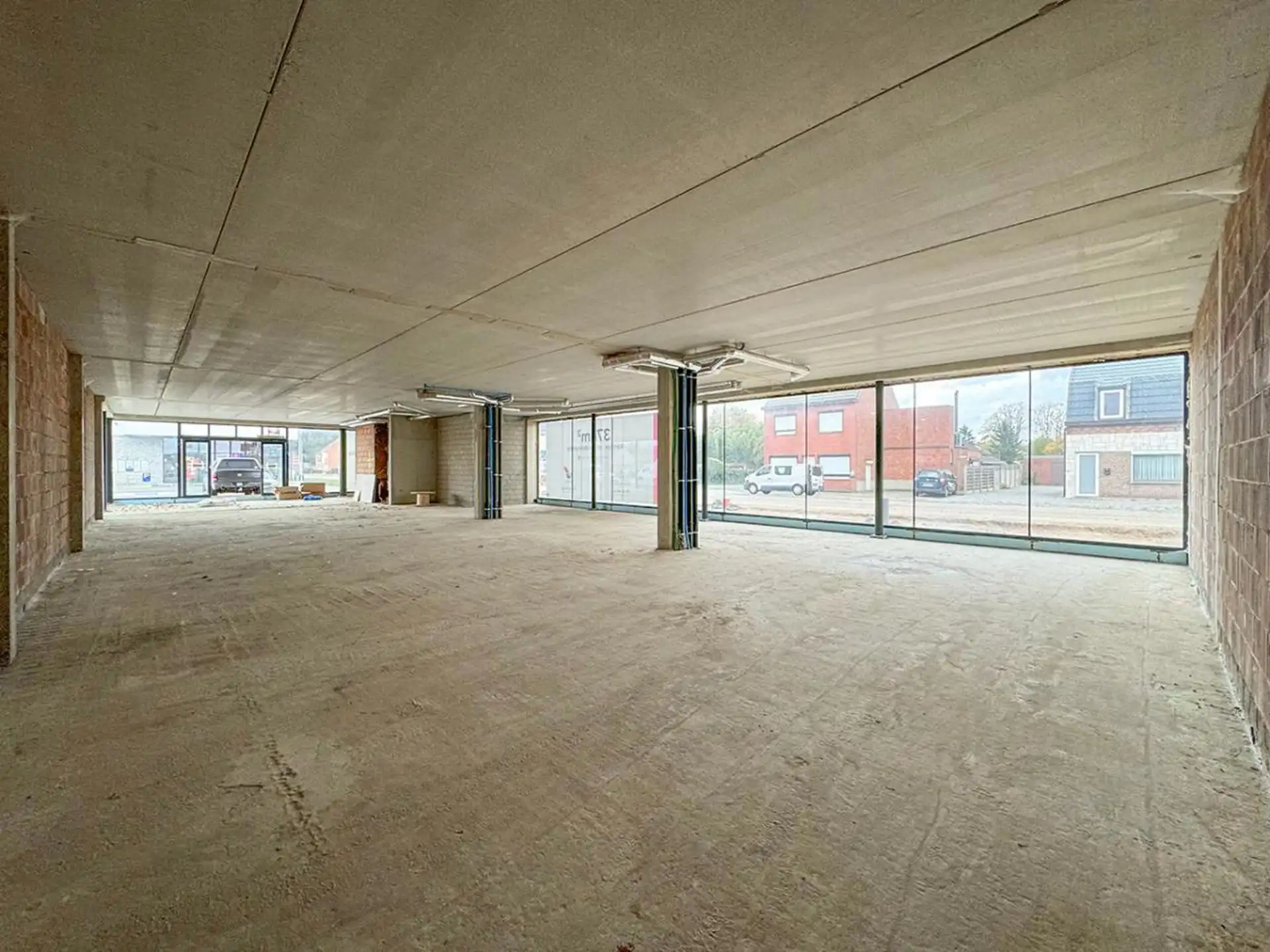 Kantoor - handelsgelijkvloers (374m²) in het centrum van Ham foto 3