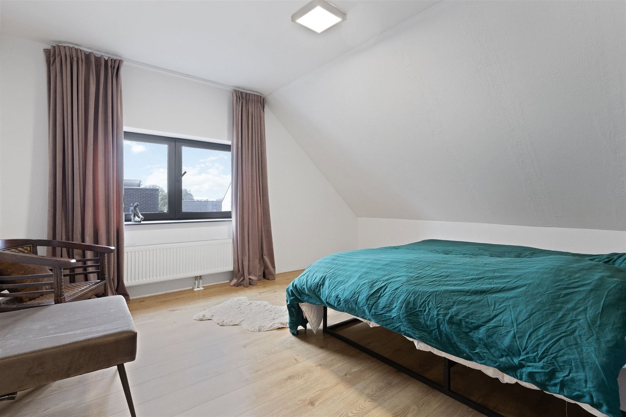 UITERST KNAP GERENOVEERDE WONING MET 3 SLAAPKAMERS GELEGEN OP EEN ZONNIG GEORIËNTEERD PERCEEL TE PAAL foto 19