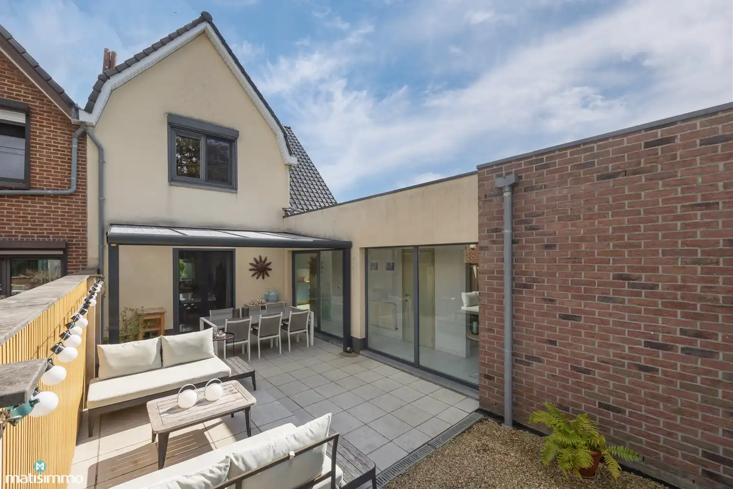 INSTAPKLAAR GERENOVEERDE WONING MET 3 SLAAPKAMERS, GARAGE, CARPORT EN PRACHTIGE TUIN NABIJ HET KANAAL EN DE MAAS IN LANAKEN foto 32