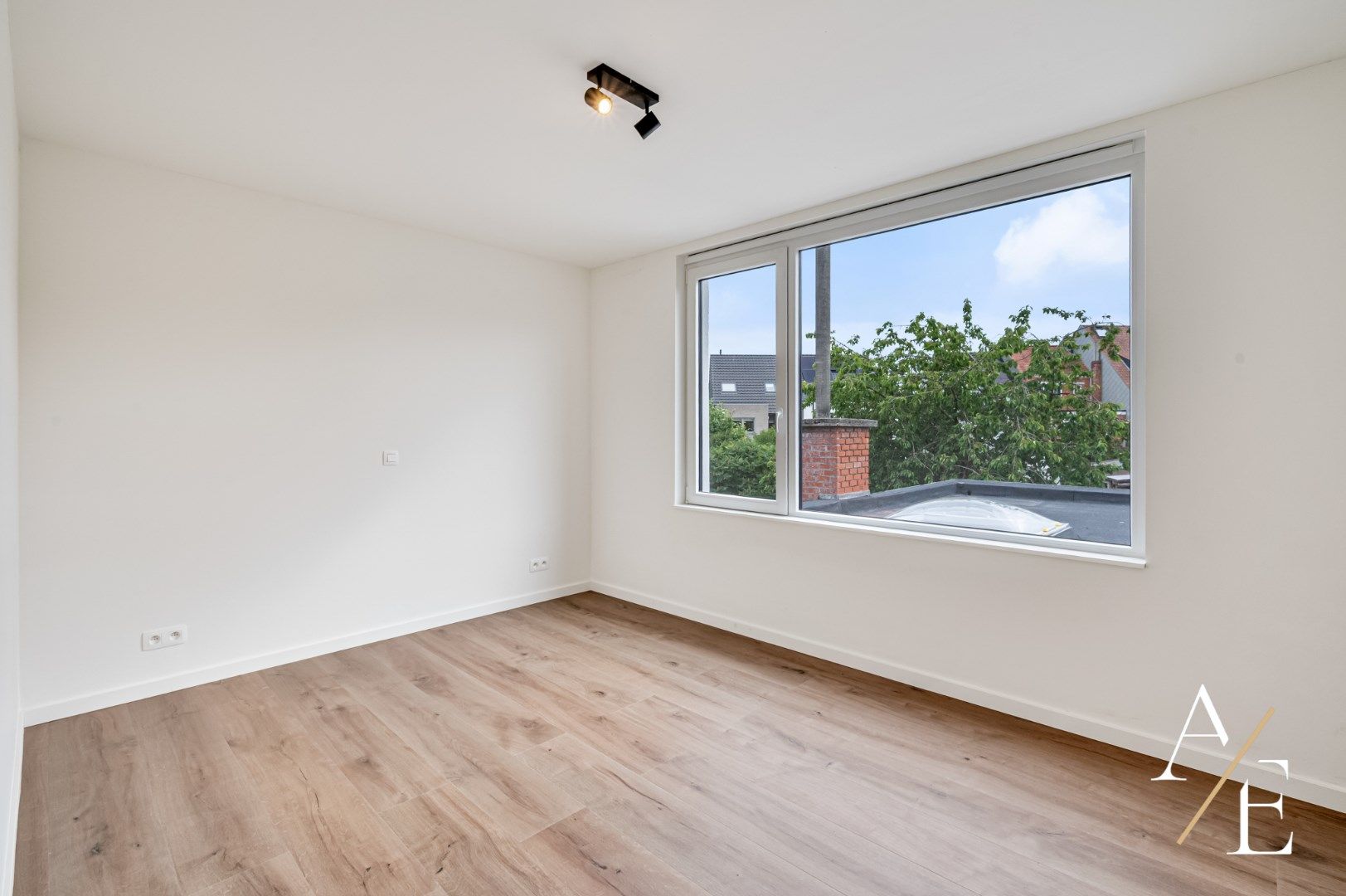 Totaal gerenoveerde energiezuinige woning met 3 slaapkamers en tuin foto 9