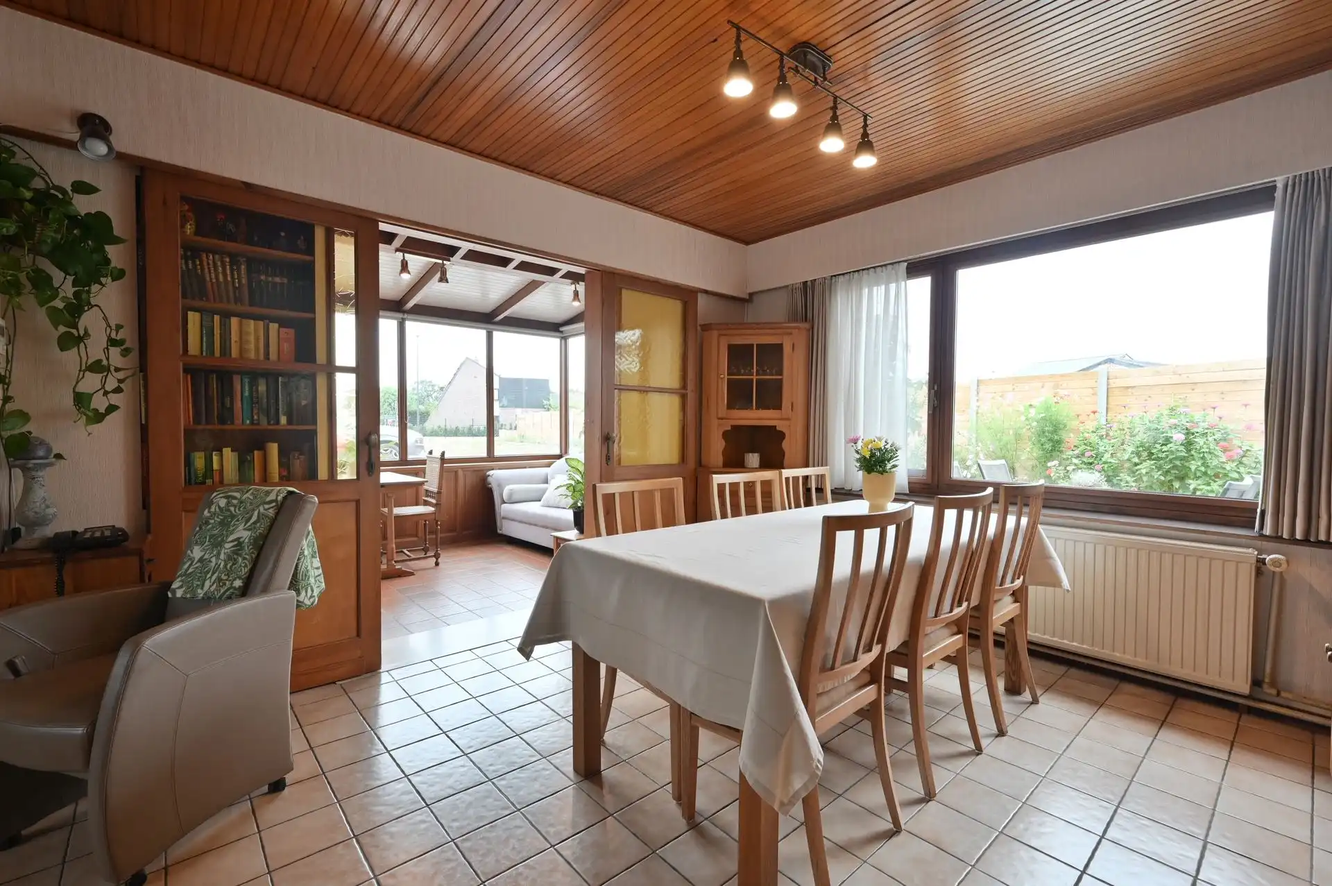 Karaktervolle woning met 4 slpks en prachtige tuin op een toplocatie foto 3