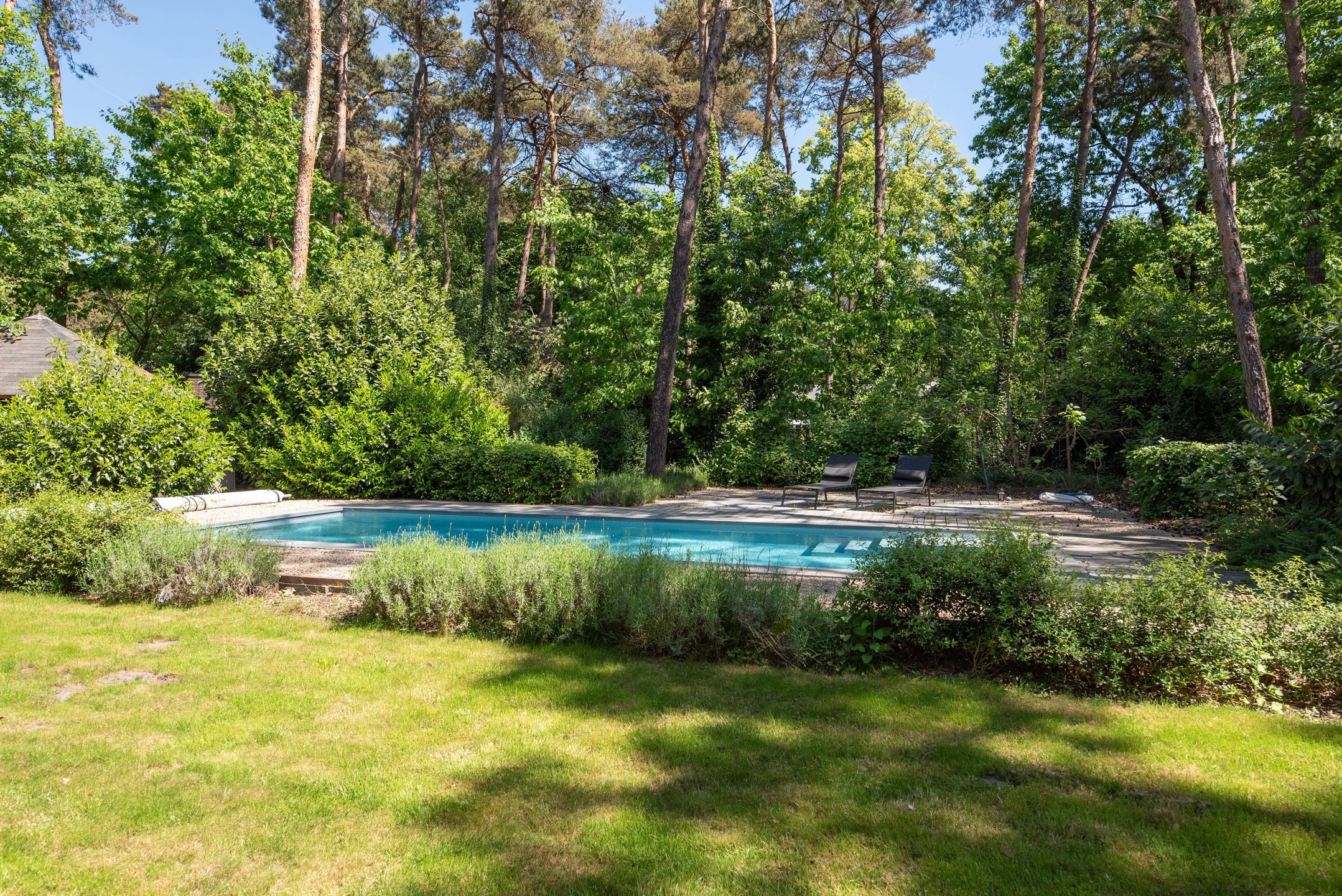Woning met zwembad op zuidgericht perceel van ca. 2145 m² foto 35