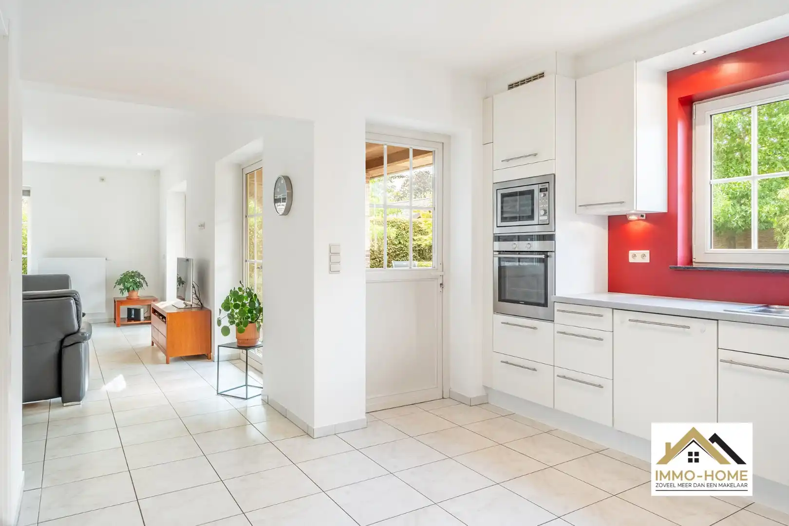 Jonge prachtige woning met enorm volume!! foto 12