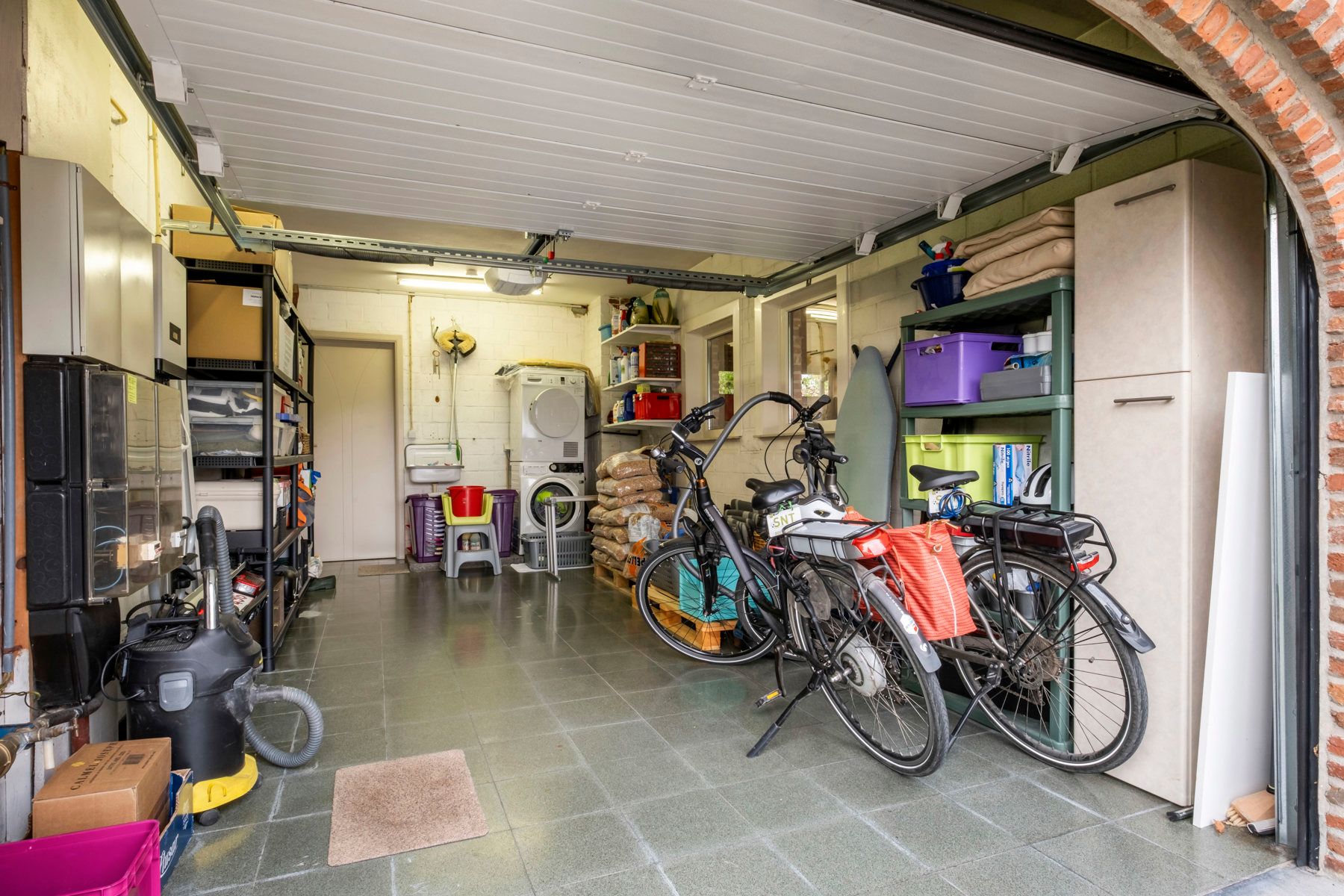 Instapklare woning in rustige woonwijk te Loppem! foto 13