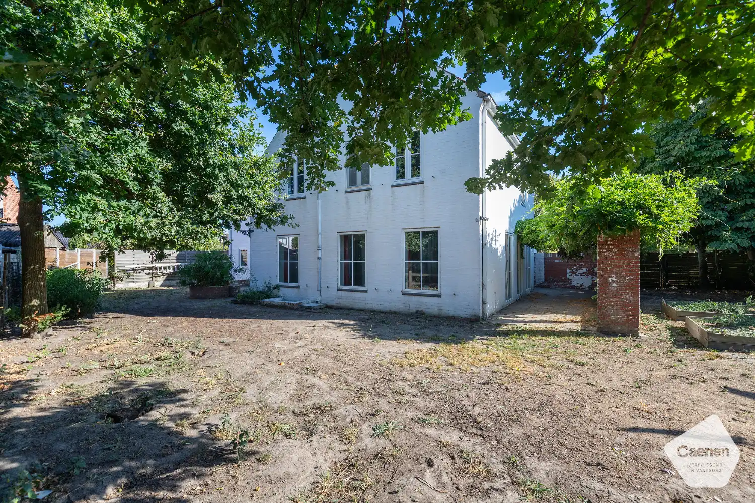 Te renoveren villa met 3 slaapkamers, 2 badkamers, sauna en ruime tuin foto 29
