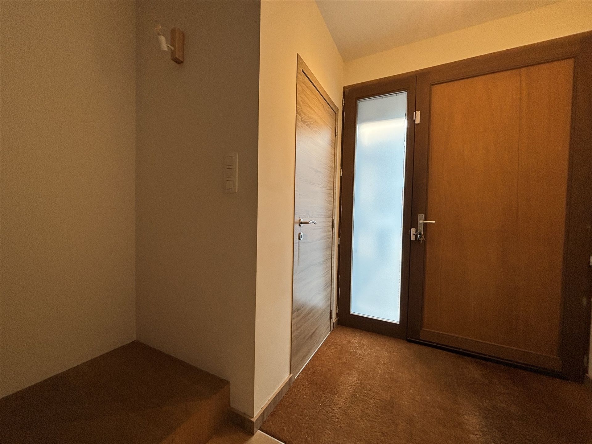 BEZOEKEN VOLZET: Moderne woning met 4 slaapkamers en tuin  foto 22