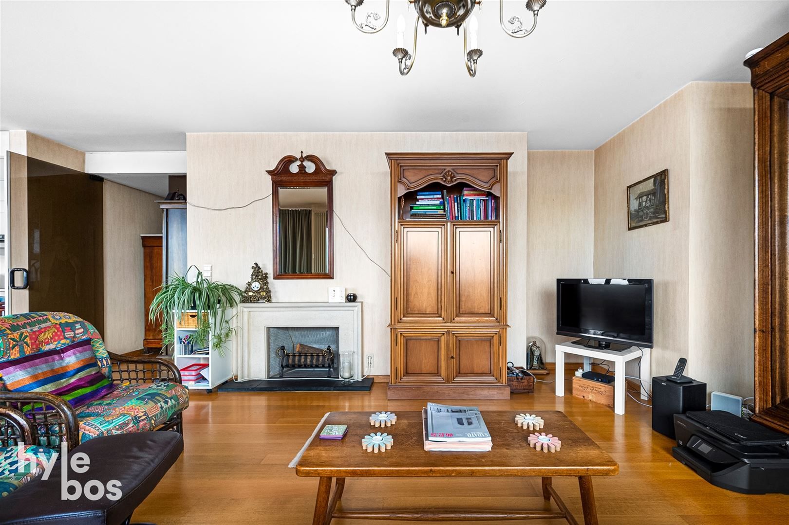 Centraal gelegen 3 slaapkamer appartement met parking foto 4