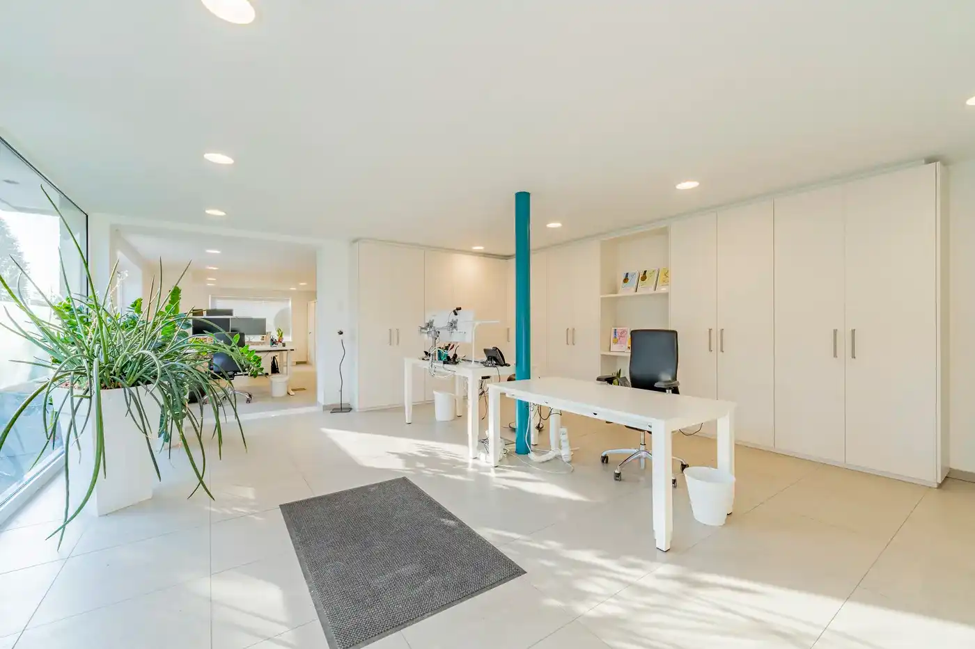 Veelzijdig handelspand/kantoor op uitstekende locatie in Beernem foto 3