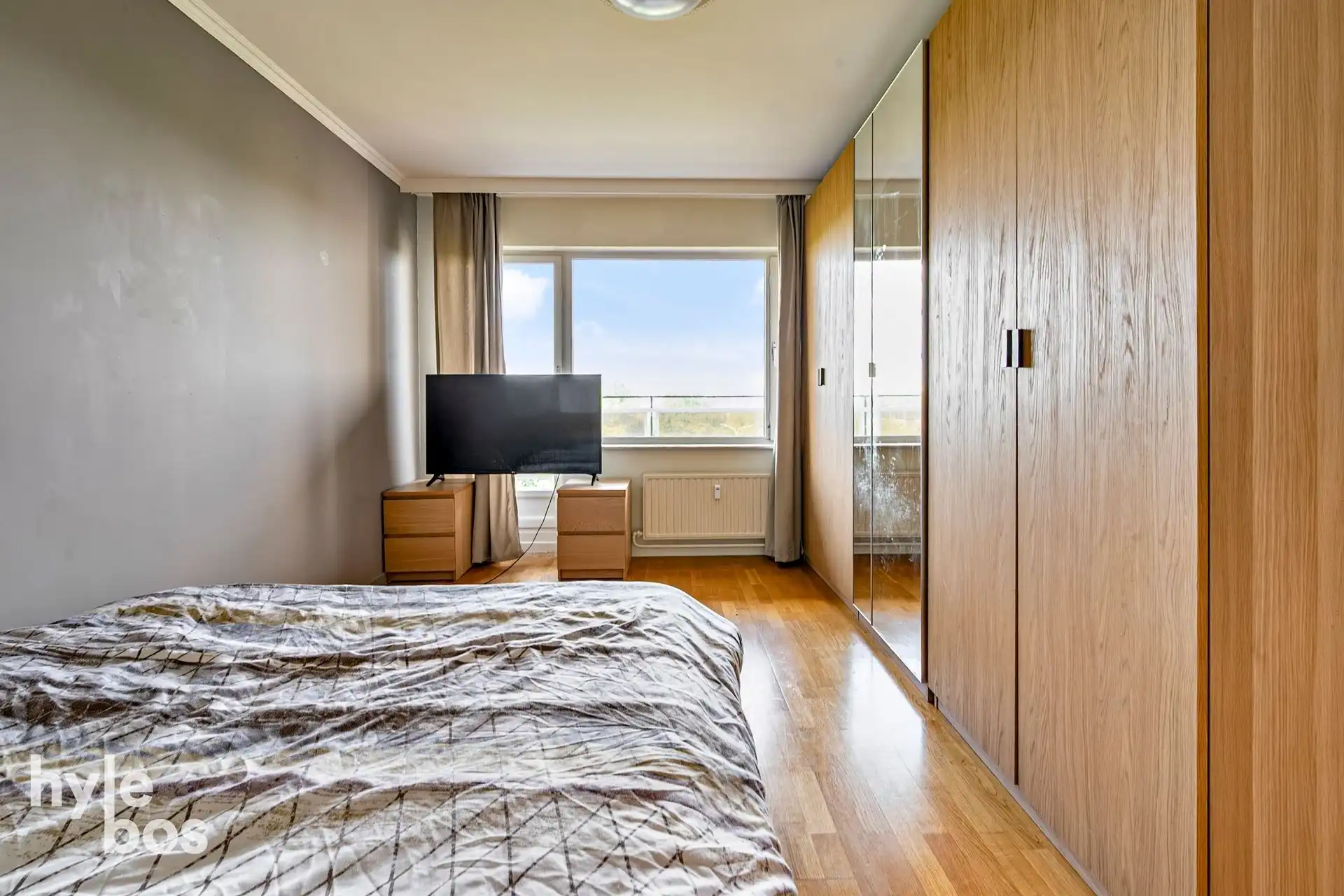 Ruim instapklaar 2 slaapkamer appartement met garage foto 19