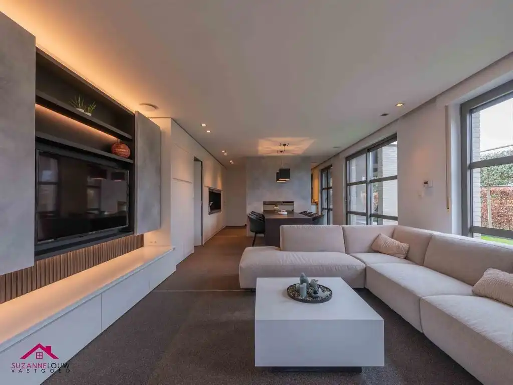 Vrijstaande woning in hedendaagse stijl foto 17