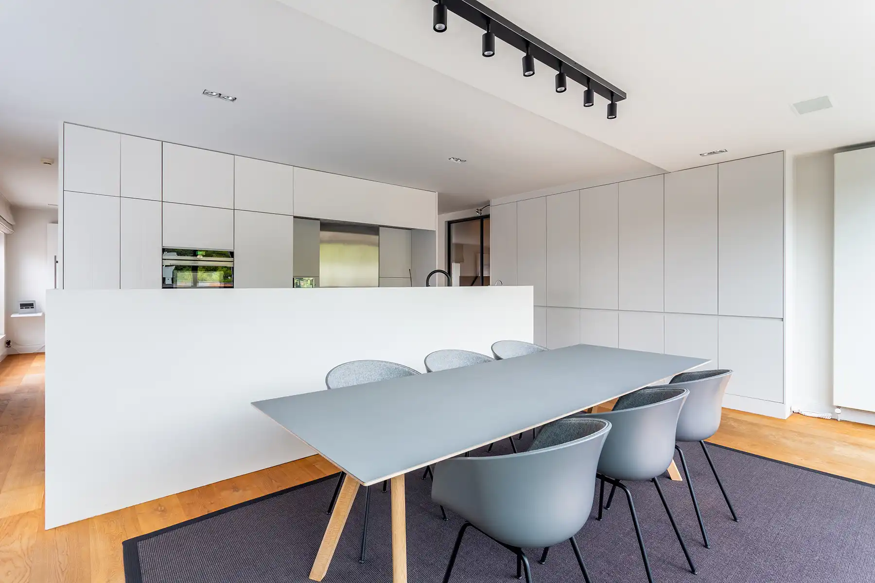 Uitzonderlijk 3 slpk duplex gelegen te centrum van Hove! foto 7