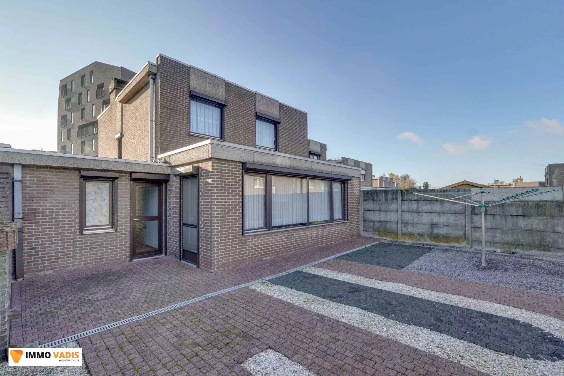 Ruime gezinswoning met drie slaapkamers en inpandige garage foto 14