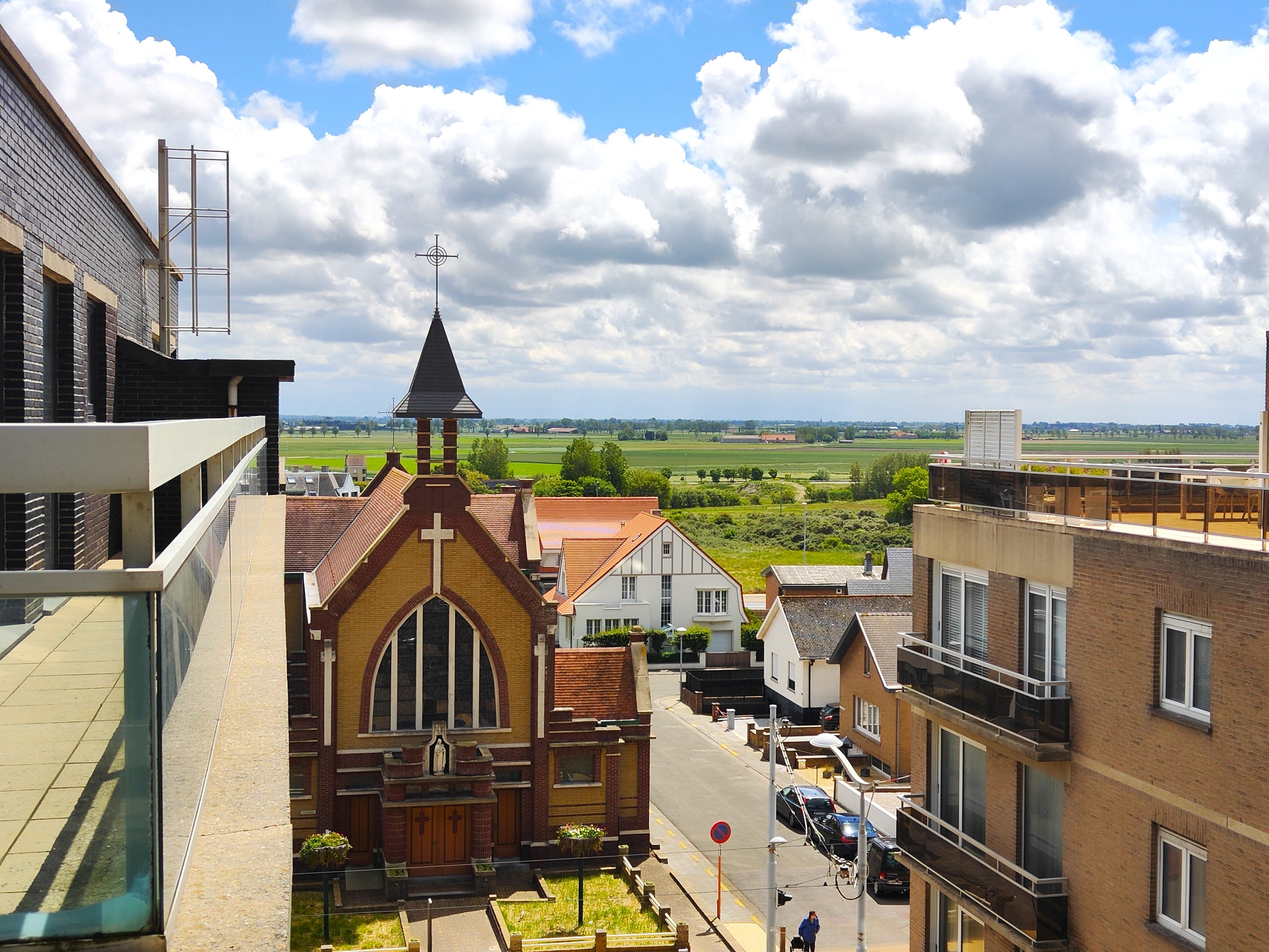 Uitstekend gelegen 1-SLPK appartement (met kelderberging*) met zijdelings zeezicht en zicht op het hinterland! foto 4