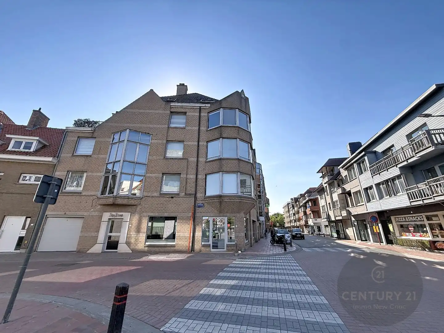 Ruim modern appartement met lift in Oud Knokke, dorp centrum, 2 slaapkamers, fietsberging,  bouwjaar 1985, energielabel C foto 24