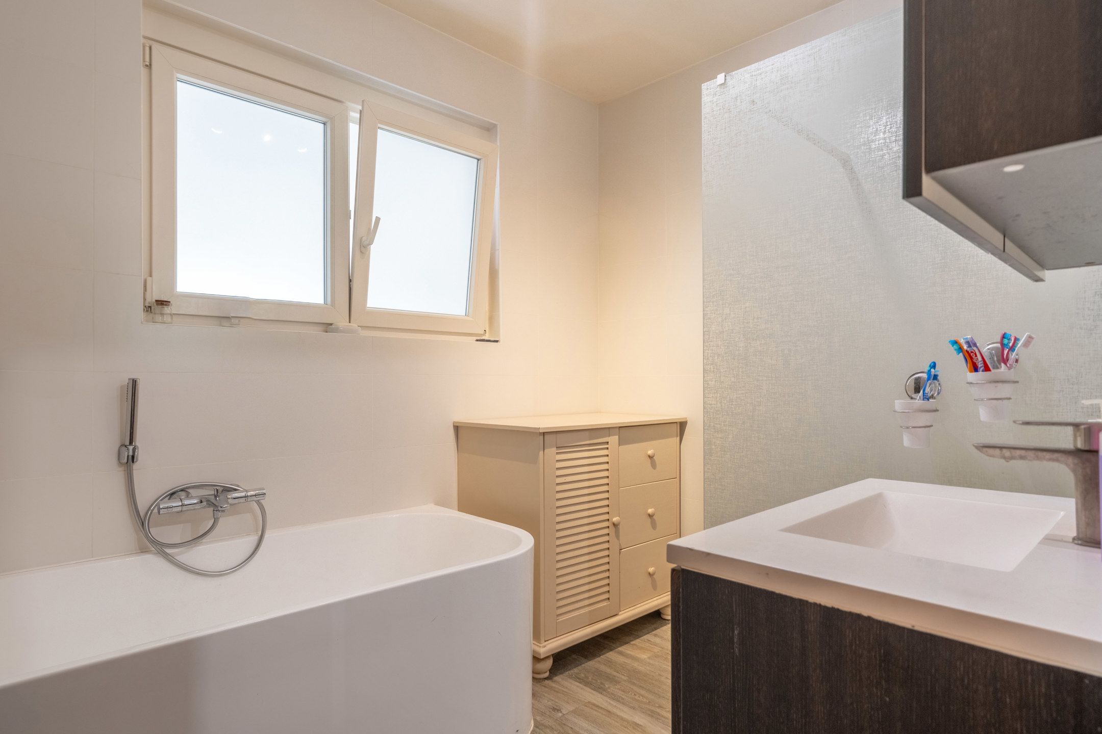 Ruime villa met 5/6 slpks op een perceel van 1.765 m²  foto 14