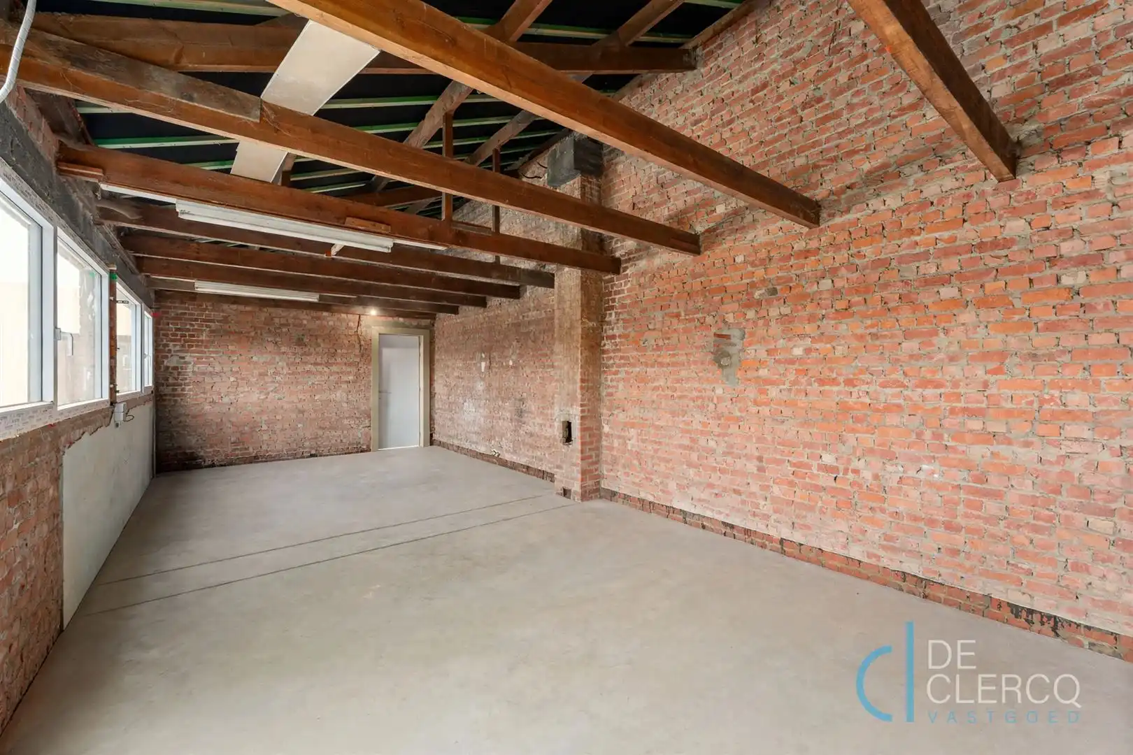 Gerenoveerde woning met oprit te koop in centrum Lochristi!  foto 15