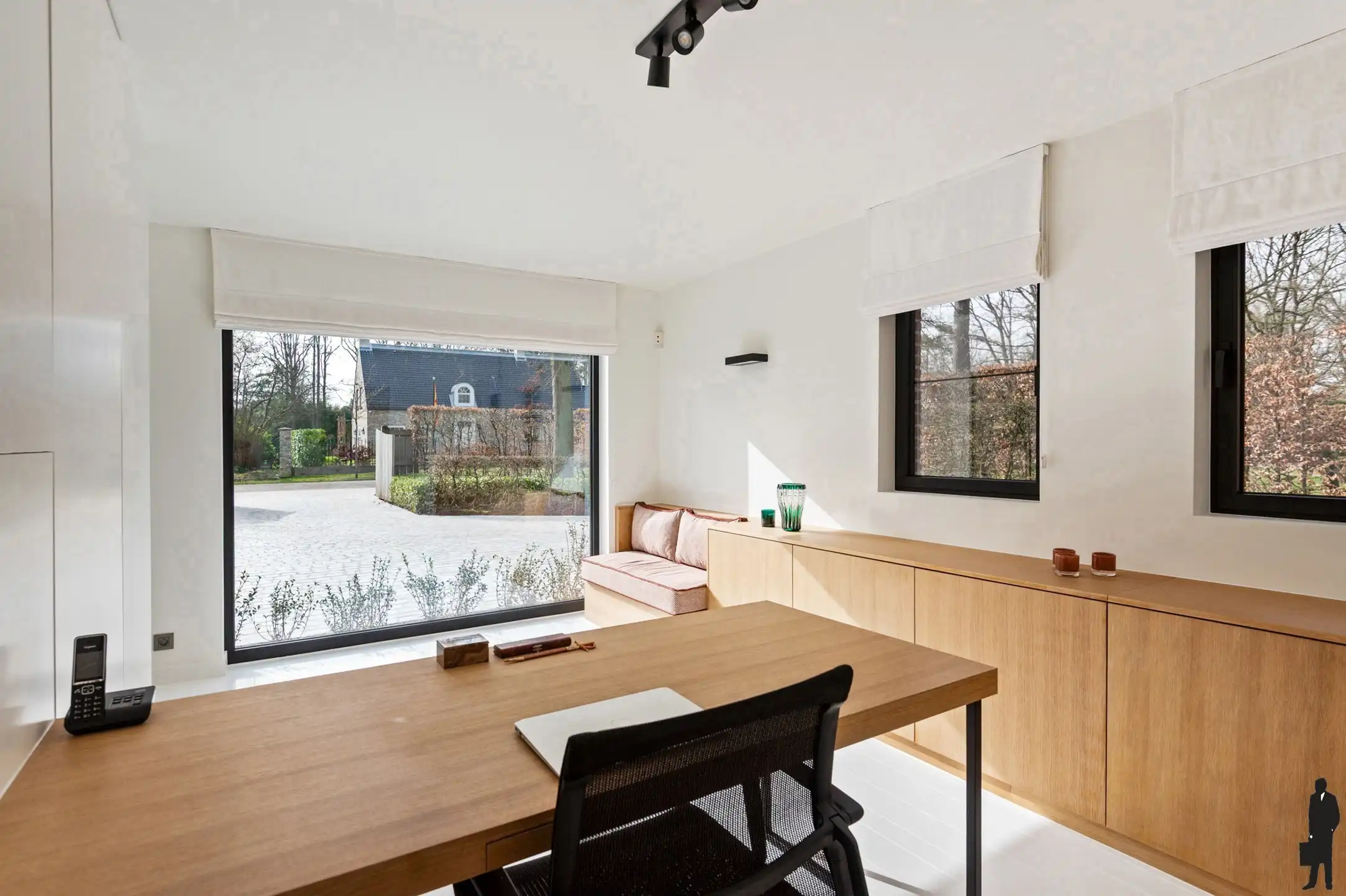 Instapklare villa, (2.300 m²), rustig gelegen! foto 16