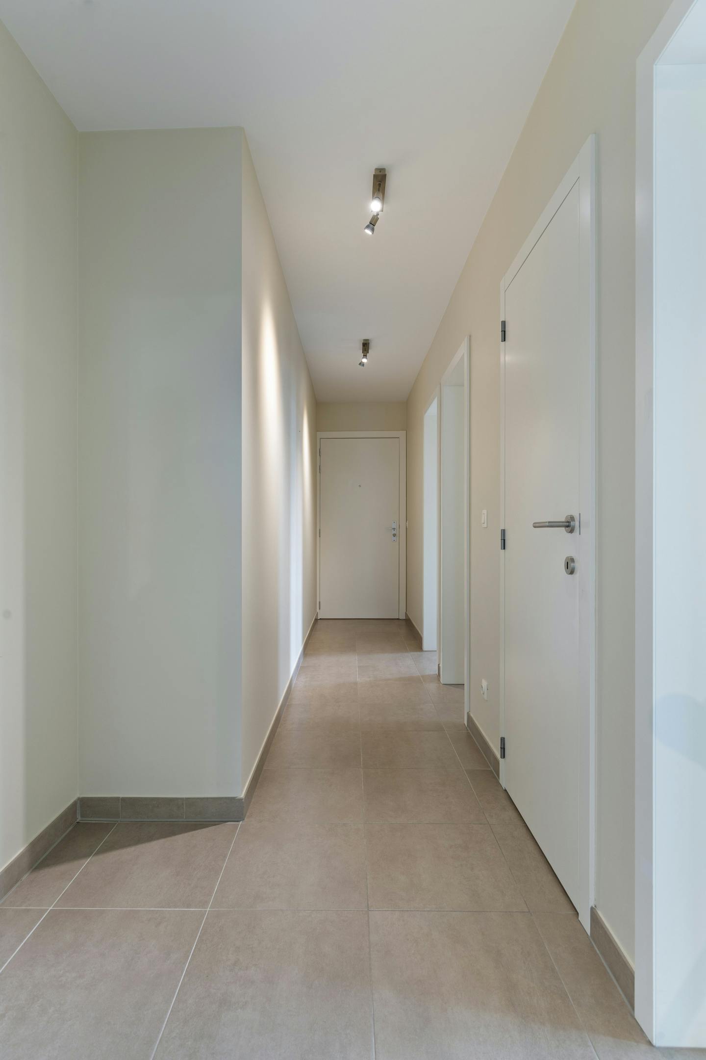 Instapklaar appartement te koop in centrum Waregem foto 6