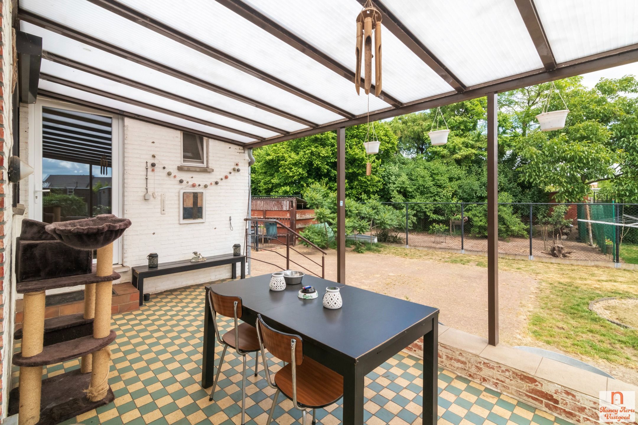 Split-level woning met veel ruimte en potentieel foto 37