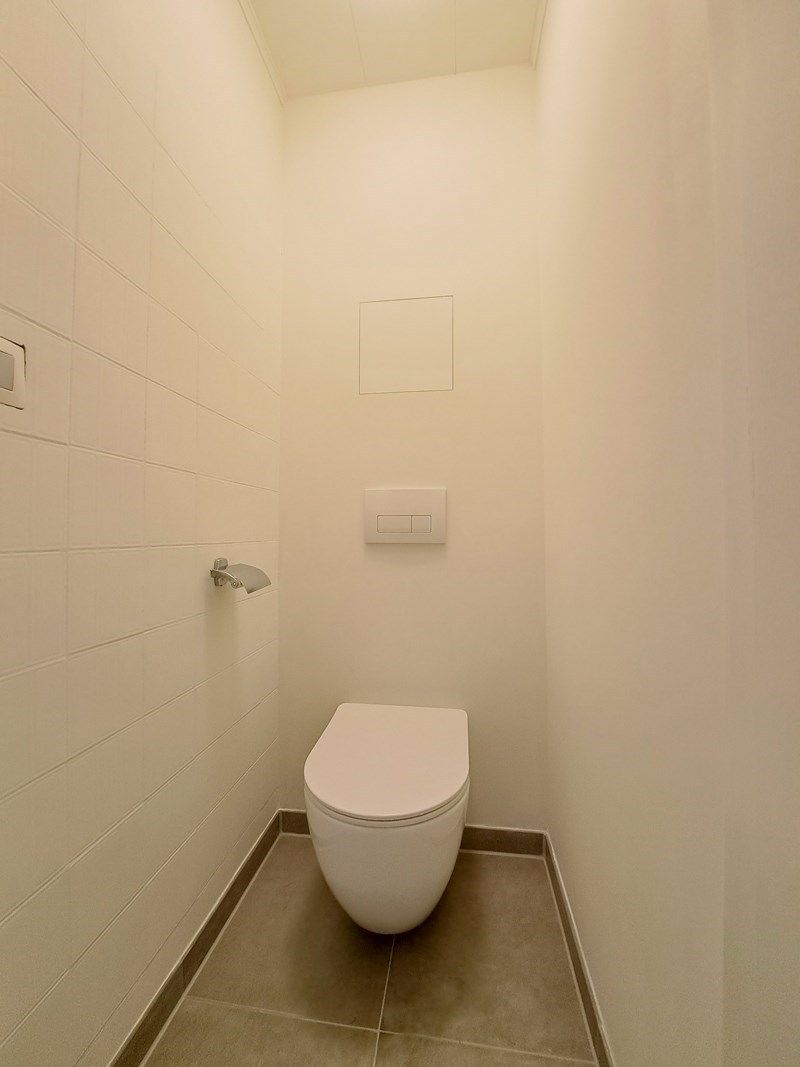 Knap gerenoveerd appartement te Genk centrum foto 19