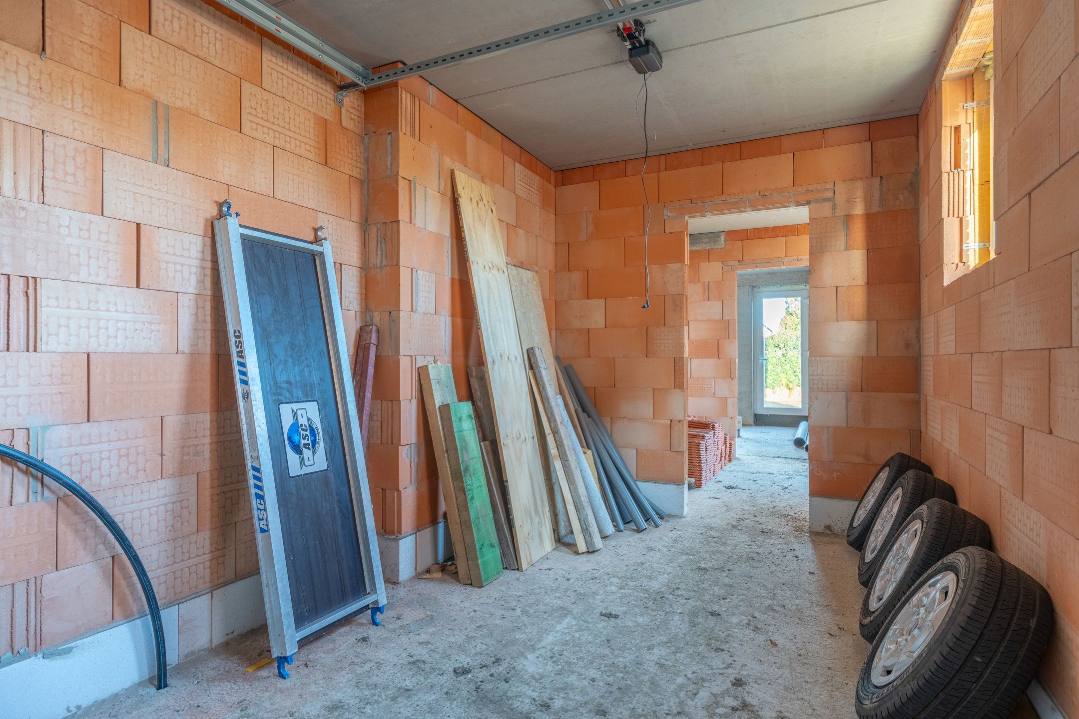 Knappe en ruime casco woning op ideale ligging in Vlimmeren foto 21