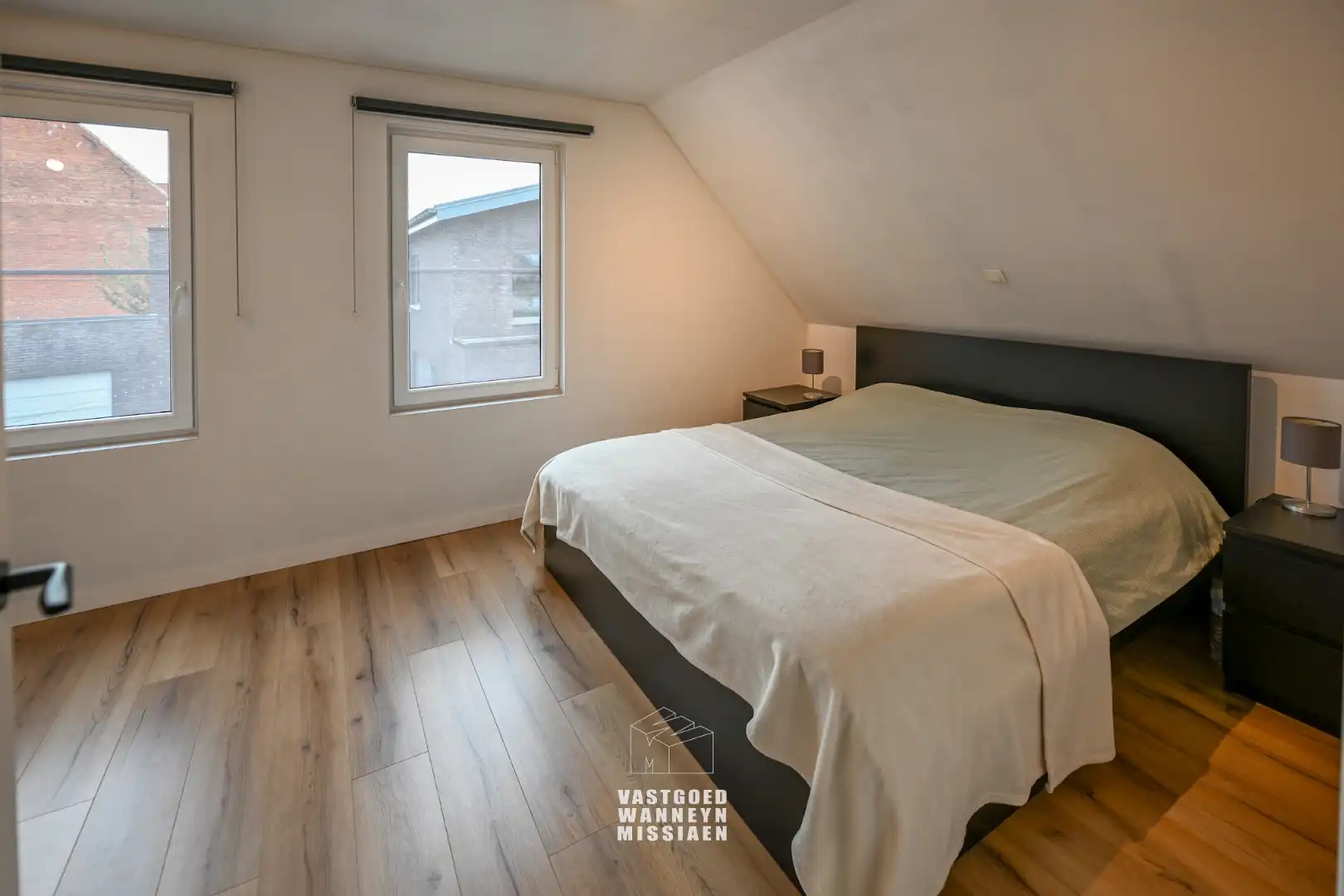 Charmante woning met 3 slaapkamers, bureel, garage en tuin met verzicht op 972m² foto 12